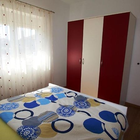 Apartments Tomislav Malinska Exterior foto